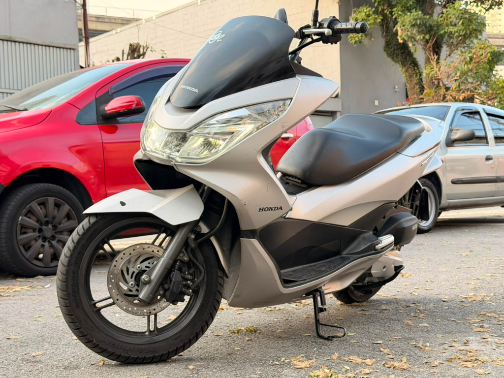 Oferta Seminovo HONDA PCX no Fiorikar